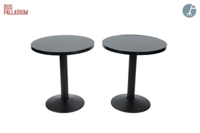 En provenance du Bus Palladium

Deux tables...