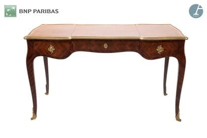 Flat desk in rosewood, the moving belt opening...