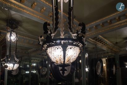 From the House of Ladurée

Chandelier in...