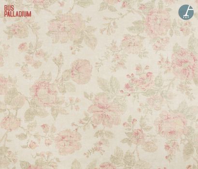 From the Palladium Bus

A roll of wallpaper,...