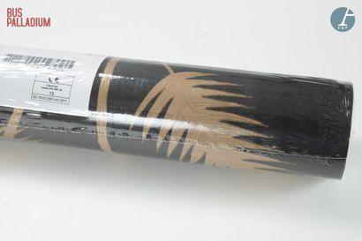 En provenance du Bus palladium

Palm Leaves

Un...