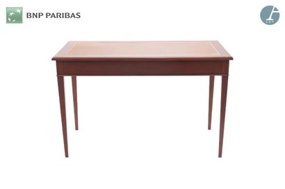 Flat desk in natural wood and wood veneer...