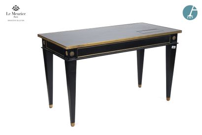 En provenance de l'Hôtel Le Meurice.
Bureau...