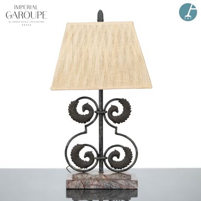 En provenance de l'Imperial Garoupe - Réception

Lampe...