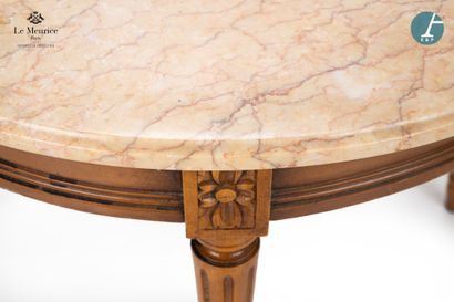 En provenance de l'Hôtel Le Meurice.
Table...