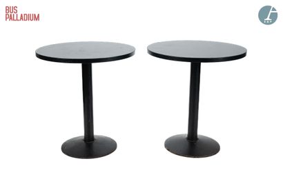 En provenance du Bus Palladium

Deux tables...