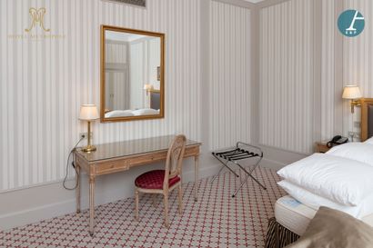 En provenance de l'Hôtel Métropole (Bruxelles)...