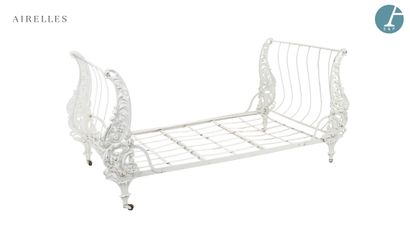 From Bastide de Gordes
White-lacquered wrought-iron...