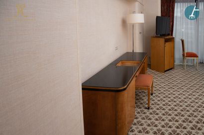 From the Metropole Hotel (Brussels): 
Complete...