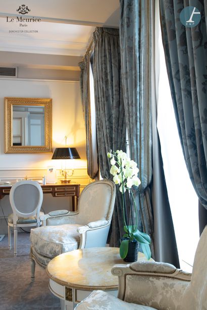 En provenance de l'Hôtel Le Meurice - Chambre...