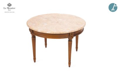 En provenance de l'Hôtel Le Meurice.
Table...