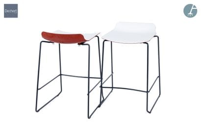 WIESNER HAGER Editeur

Paire de tabourets...