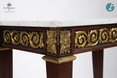 En provenance de l'Hôtel Le Meurice.
Table...