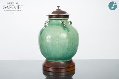 En provenance de l'Imperial Garoupe - Réception

Vase...