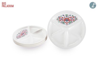 En provenance du Bus Palladium

Le Creuset

Lot...