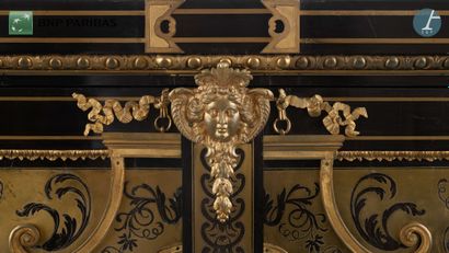 Bas d'armoire d'après les armoires à médailles...