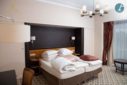 From the Metropole Hotel (Brussels): 
Complete...