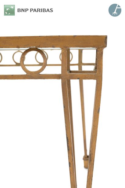 TRAVAIL MODERNE NEOCLASSIQUE
Table basse...