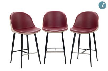 Lot de trois chaises hautes de bar, assise...