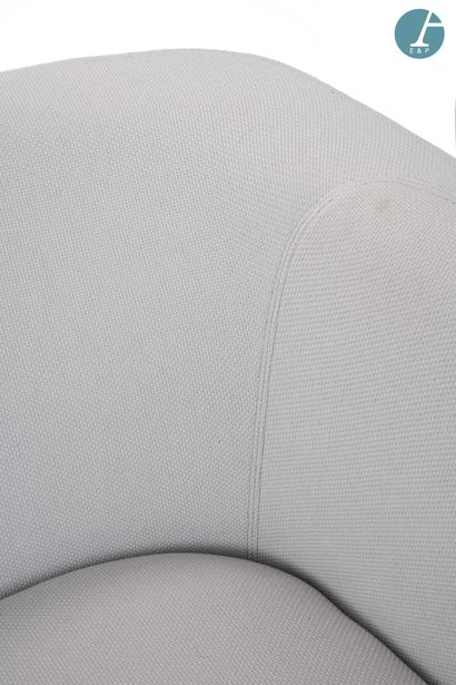 VITRA
Sofa, metal frame, light gray fabric...