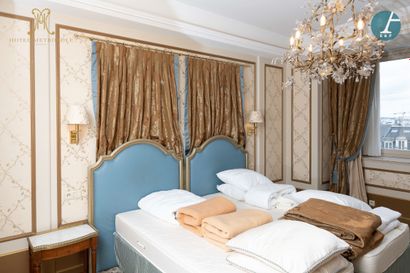 En provenance de l'Hôtel Métropole (Bruxelles)...