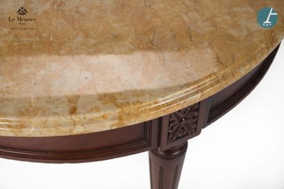En provenance de l'Hôtel Le Meurice.
Table...