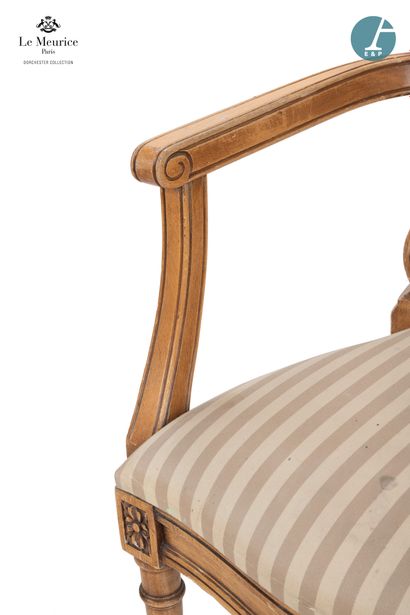 En provenance de l'Hôtel Le Meurice.
Fauteuil...