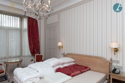 En provenance de l'Hôtel Métropole (Bruxelles)...