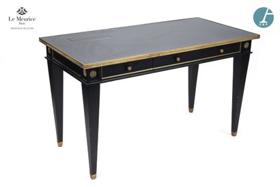 En provenance de l'Hôtel Le Meurice.
Bureau...