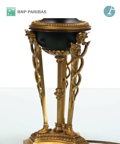 Lampe de bureau, le fût en bronze doré et...