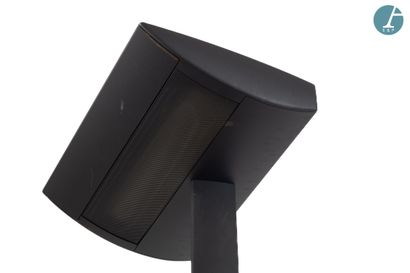 Lampadaire en métal noir, base demi lune.
XXe...