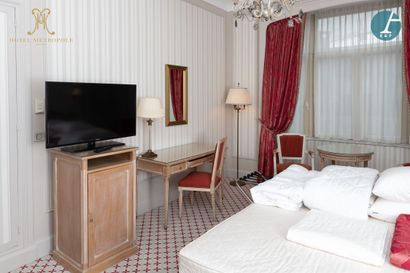 En provenance de l'Hôtel Métropole (Bruxelles)...