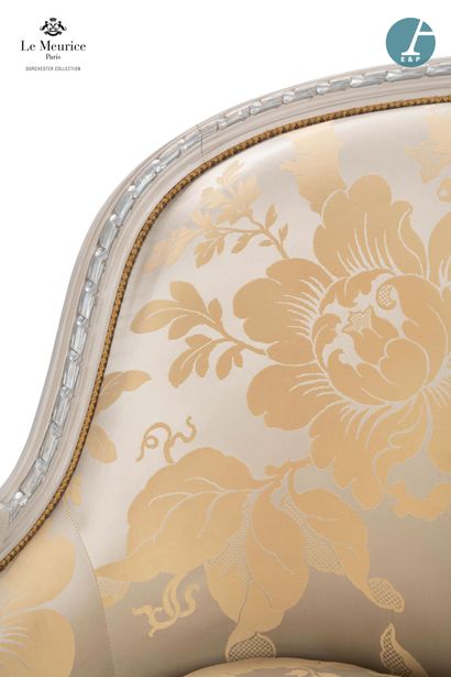 En provenance de l'Hôtel Le Meurice.
Bergère...