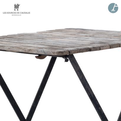 From Sources de Caudalie
A folding table...
