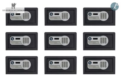 From Sources de Caudalie
Lot of 8 electronic...