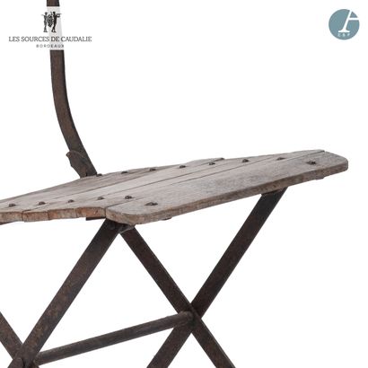 From Sources de Caudalie
A folding table...