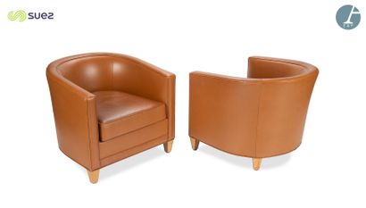 Lot comprenant : 
- Une paire de fauteuils...