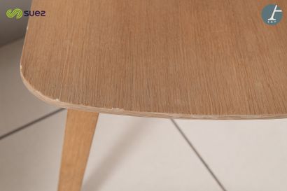 HAY
Lot de sept chaises en bois 
H : 74cm...