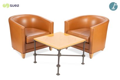 Lot comprenant : 
- Une paire de fauteuils...