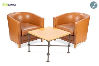 Lot comprenant : 
- Une paire de fauteuils...