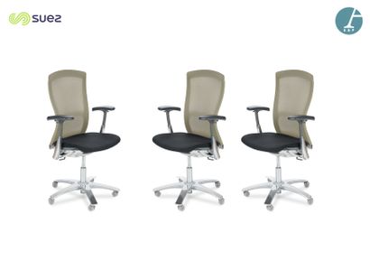 KNOLL
Suite de trois fauteuils de bureau,...