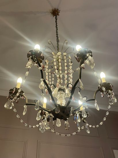 En provenance de l'ancien Grand Hôtel Continental

Deux...