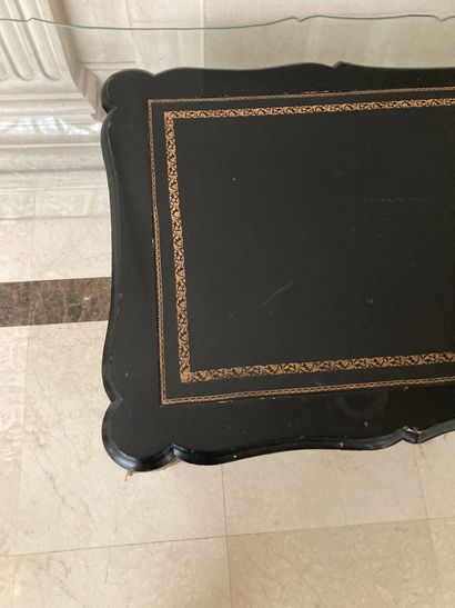 En provenance de l'ancien Grand Hôtel Continental

Bureau...