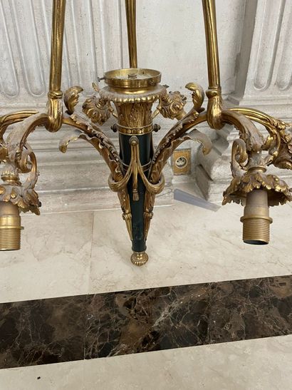 En provenance de l'ancien Grand Hôtel Continental

Lustre...