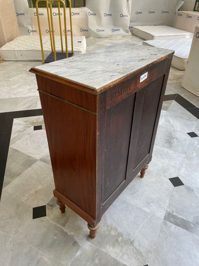 En provenance de l'ancien Grand Hôtel Continental

Meuble...