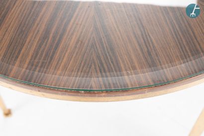 En provenance de l'ancien Grand Hôtel Continental

Table...