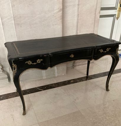 En provenance de l'ancien Grand Hôtel Continental

Bureau...