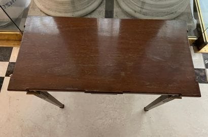 En provenance de l'ancien Grand Hôtel Continental

Desserte...