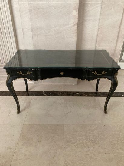 En provenance de l'ancien Grand Hôtel Continental

Bureau...