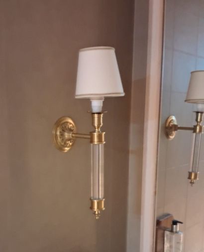 En provenance de l'ancien Grand Hôtel Continental

Paire...